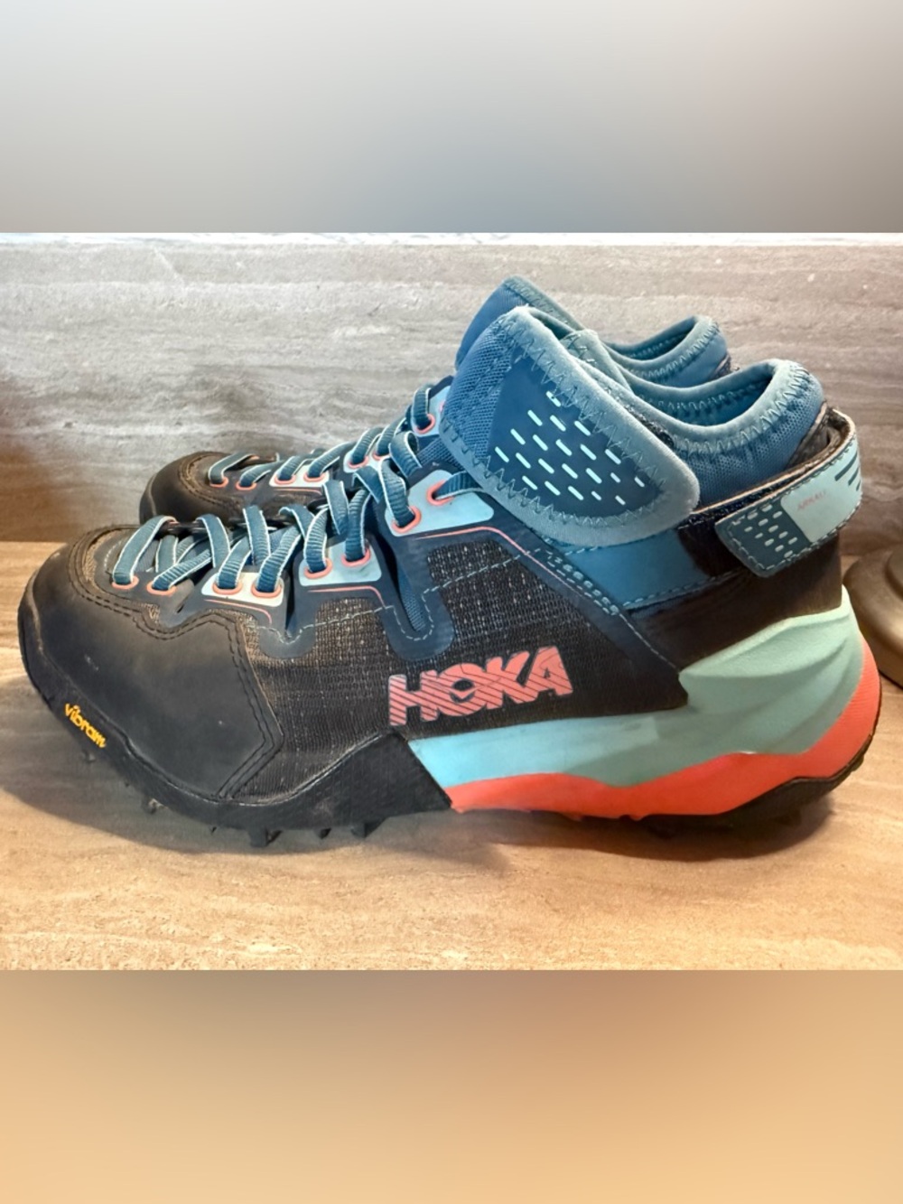 Hoka One One Sky Arkali Womens Sz 6 Black Blue Hiking Vibram Boots Shoes